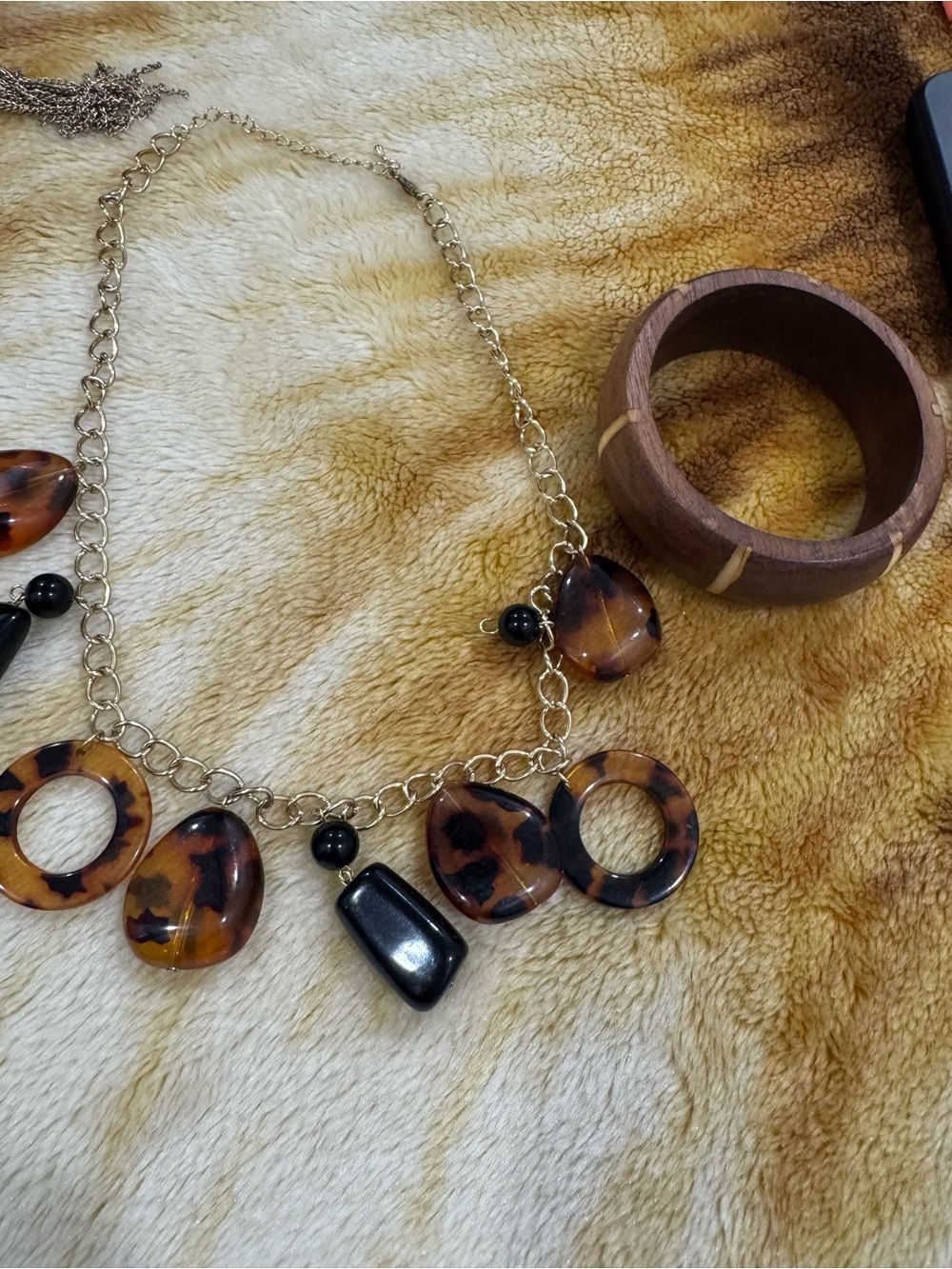 Tortoiseshell Pendant Statement Necklace - Women Jewelry